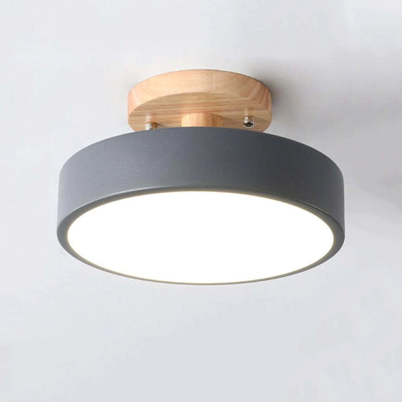 Nowoczesna lampa sufitowa LED wykonana z drewna
