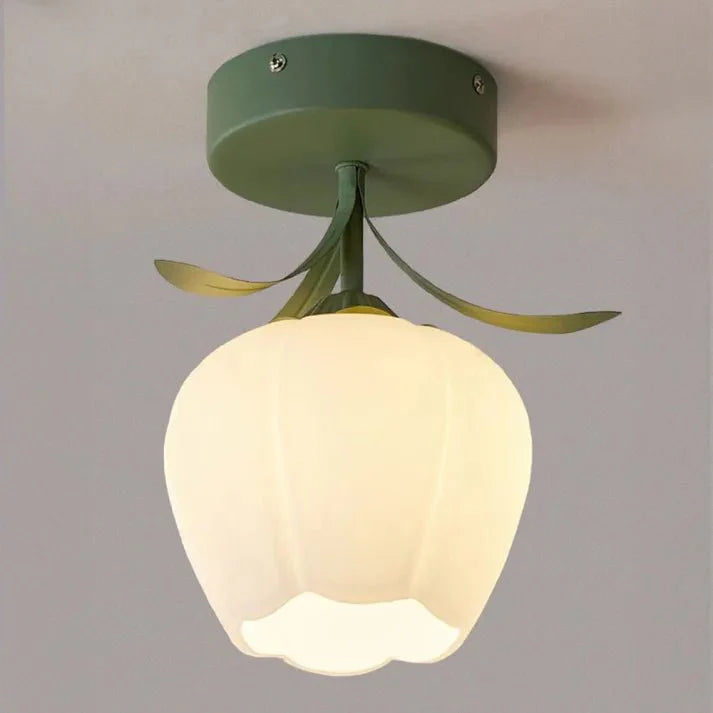 Prosta lampa sufitowa Tiffany z mini kwiatami