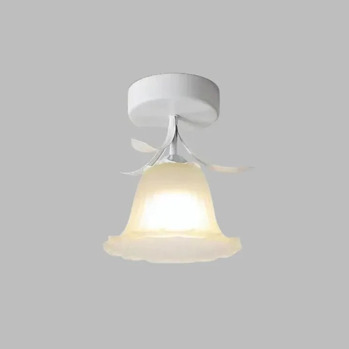Prosta lampa sufitowa Tiffany z mini kwiatami