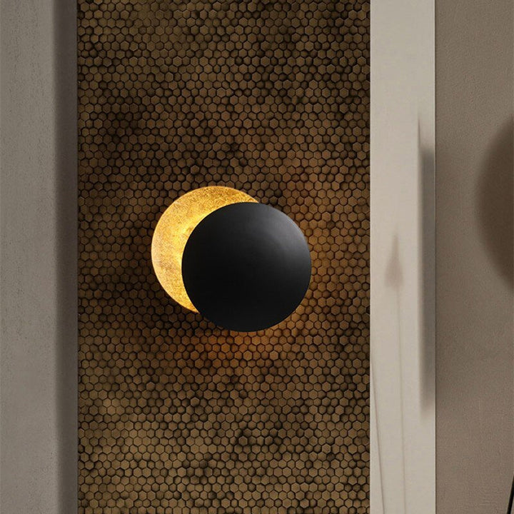 EclipseLamp™ - Lampa ścienna z zaćmieniem