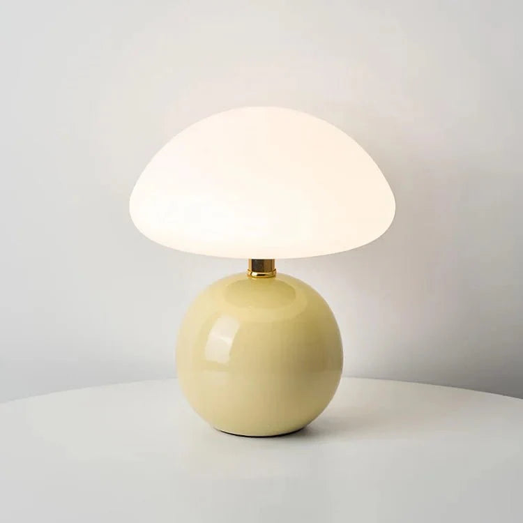 Francuska lampa w kształcie grzyba